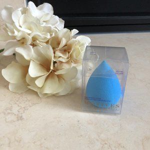 NEW SEALED Makeup Sponge Foundation Electric Blue